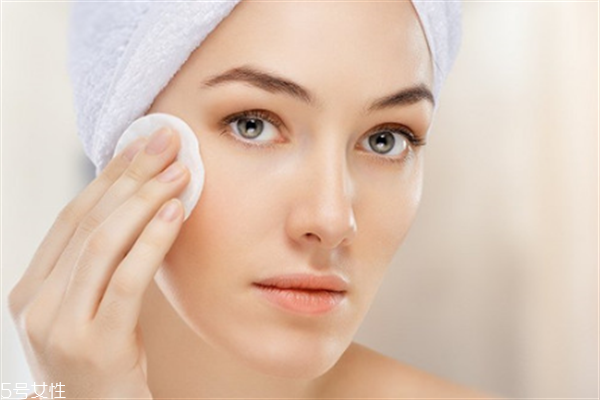 毛孔粗大怎么上底妆,毛孔粗大用什么粉底