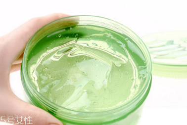 脸部过敏起皮可以用芦荟胶吗,脸上过敏能用芦荟胶擦吗