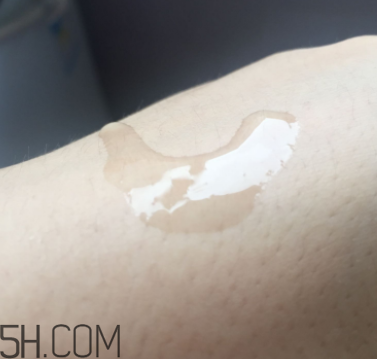 兰蔻美肤修护美容液怎么用,兰蔻粉水可以代替乳液吗