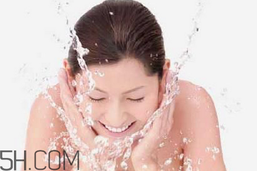肥皂洗脸有什么好处?,肥皂水洗脸有什么好处