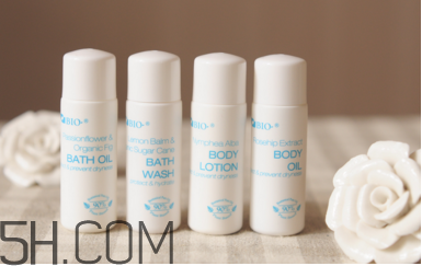 卸妆水卸妆巾卸妆油哪个好用,卸妆用卸妆水好还是卸妆湿巾好