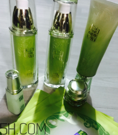 百雀羚水能量适合油性皮肤吗,百雀羚水能量套装