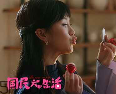 小蜜坊棒棒糖唇膏拧不开,小蜜坊唇膏怎么打开呢