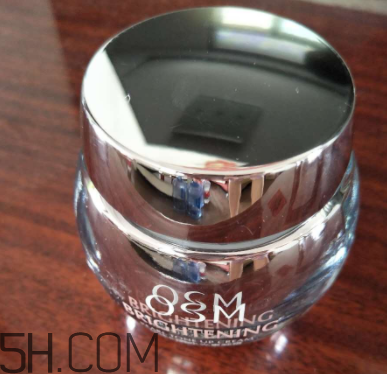 欧诗漫珍珠幻亮水光素颜霜,欧诗漫珍珠水光雪润滋养霜 欧诗漫珍珠幻亮水光素颜霜,欧诗漫珍珠水光雪润滋养霜