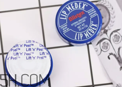 凡士林润唇膏和小蓝罐哪个好用,小蓝罐唇膏好用还是凡士林好用