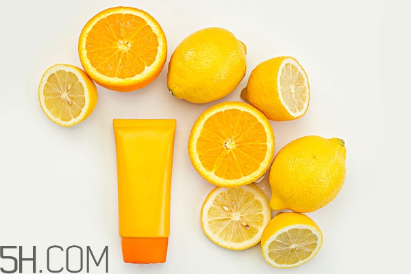 秋冬季用防晒霜好还是隔离霜好,冬天用防晒霜还是隔离霜