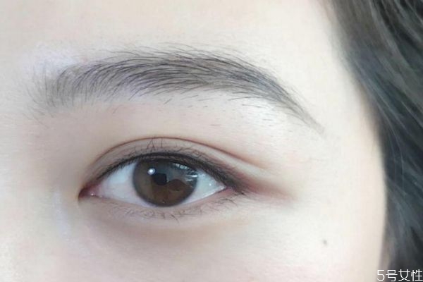 美瞳线淤青和晕色区别图,美瞳线轻微晕色怎么处理