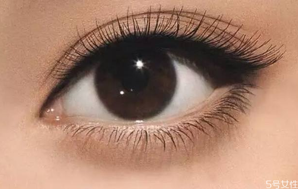 美瞳线和眼线哪个好看,纹眼线好还是美瞳线好