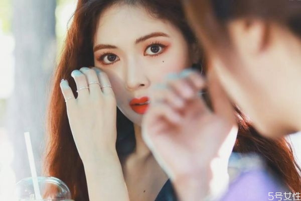 打瘦脸针和打v脸一样吗,费用大概多少,打小v脸和瘦脸针的区别? 打瘦脸针和打v脸一样吗,费用大概多少,打小v脸和瘦脸针的区别?