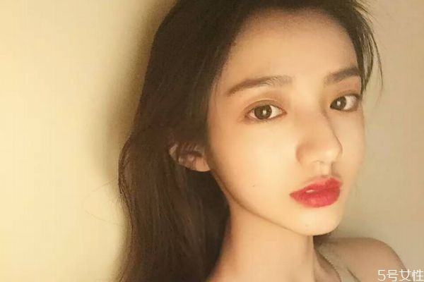 打完瘦脸针面部僵硬,打完瘦脸针一边脸僵硬