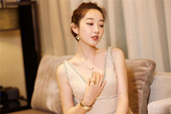 激光去颈纹有副作用吗,激光祛颈纹的危害和效果