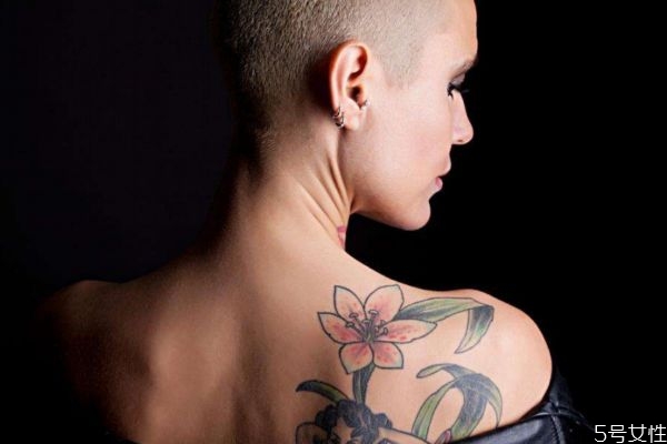 纹身后掉皮怎么处理,纹身怎么快速褪皮