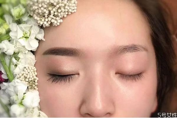 纹眉后能擦bb霜吗,纹眉后bb霜能擦上去吗