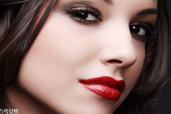 法令纹打了玻尿酸多久才能笑,打了法令纹多久可以笑