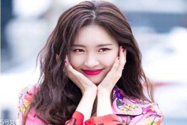 玻尿酸打下巴疼不疼,玻尿酸打下巴疼吗