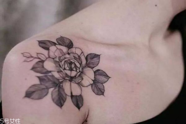 姨妈期间可以洗纹身吗,女生月经期可以纹身吗