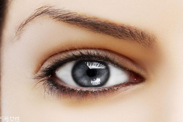 纹眼线的作用,纹眼线有什么好处和坏处