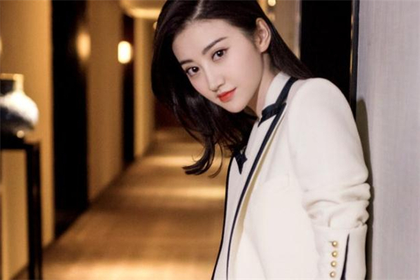 自体脂肪面部填充针眼会不会留疤,自体脂肪填充眼窝术后注意事项