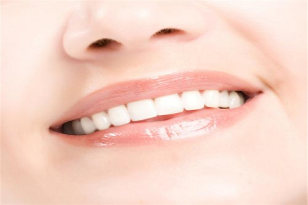 牙齿美容冠一般多少钱,龅牙美容冠多少钱