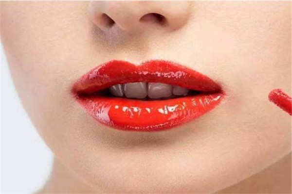 嘟嘟唇什么时候可以消肿,嘟嘟唇嘴巴会肿几天