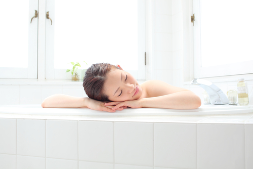 怎样按摩眼睛可以变成双眼皮,按摩成双眼皮的方法