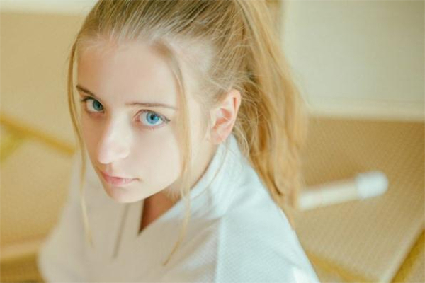 鹰钩鼻怎么自己矫正,矫正鹰钩鼻需要多少钱