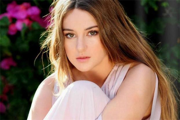 耳软骨垫鼻尖轻微碰撞会塌吗,耳软骨鼻尖被撞会塌吗