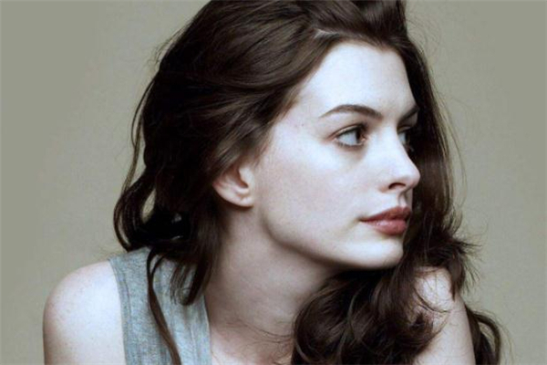 垫鼻基底用什么材料,做鼻基底用什么材料最好