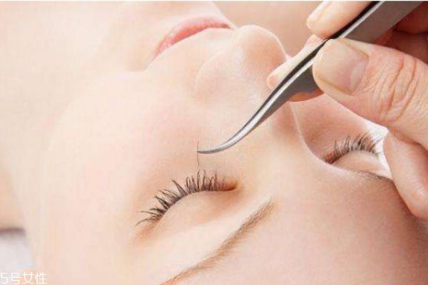 种植睫毛会脱落吗,经常种睫毛自己的睫毛会掉光吗