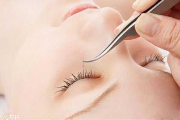 接眼睫毛能保持多久,嫁接睫毛可以保持多久时间