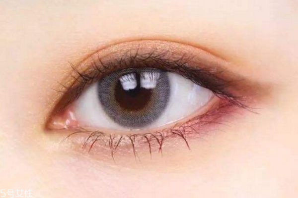 上眼睑下垂挂什么科,上睑下垂看什么科