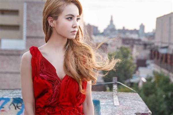 眼皮抽脂怎么个抽法,双眼皮脂肪厚了要抽脂怎么抽