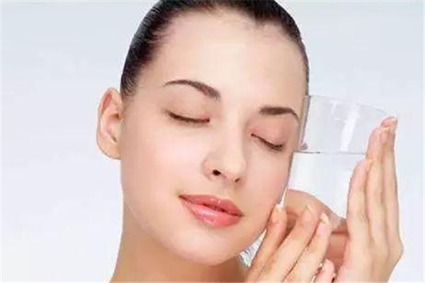 自体脂肪能填充下巴吗,自体脂肪下巴和假体下巴效果