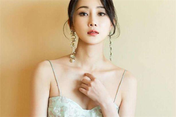 做了白瓷娃娃可以化妆吗,做完白瓷娃娃可以洗脸化妆吗