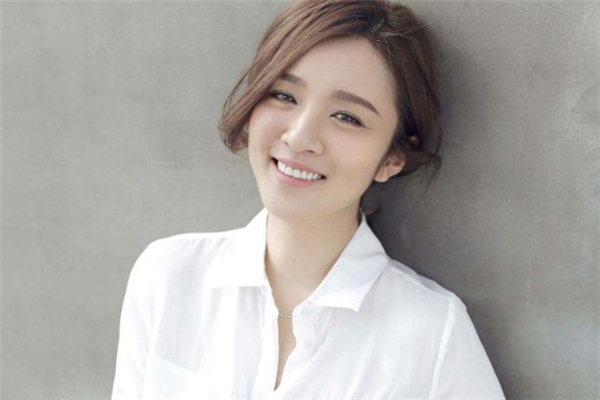 白瓷娃娃美容多少钱一次,白瓷娃娃价格