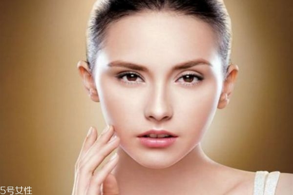 硅胶隆鼻多久取出来,硅胶隆鼻几天消肿 硅胶隆鼻多久取出来,硅胶隆鼻几天消肿