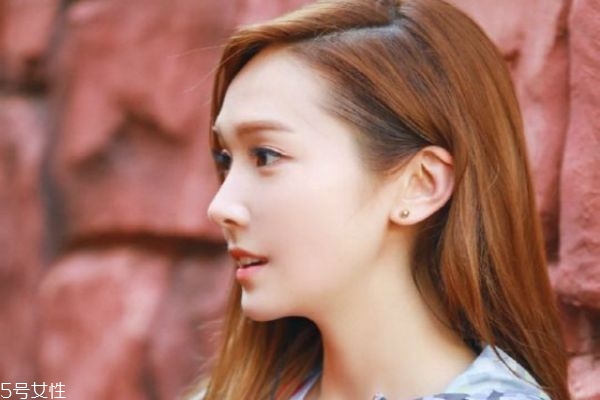 耳软骨垫鼻尖一年多了还可以取出来吗,耳软骨鼻取出能恢复到原样么