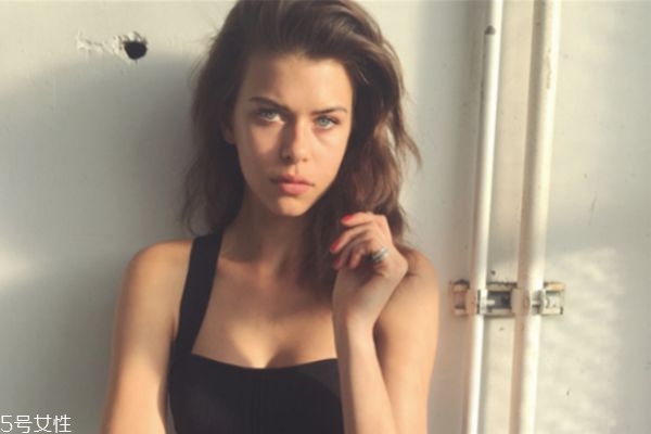 假体隆鼻怎么修复,假体隆鼻修复还可以用之前的假体吗