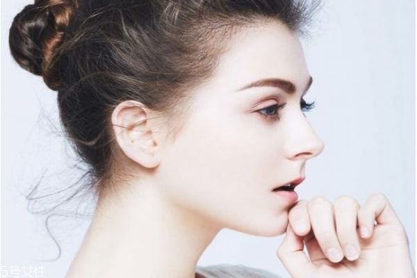 隆鼻手术多久可以消肿,膨体隆鼻多久消肿