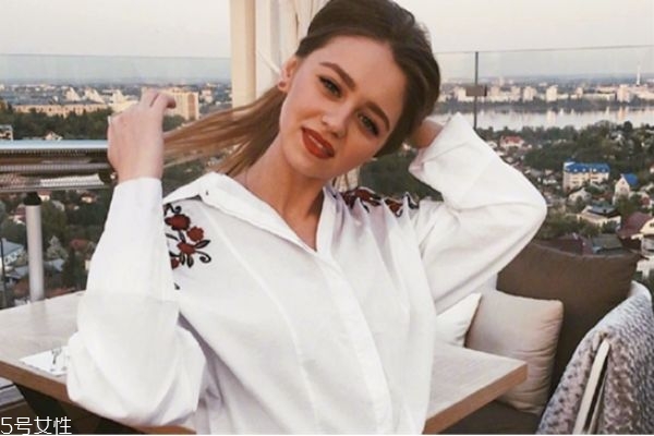 嗨体去颈纹安全吗?,嗨体去颈纹有风险吗