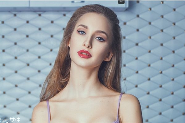 假体隆鼻取出来多久恢复,假体隆鼻多久可以取出