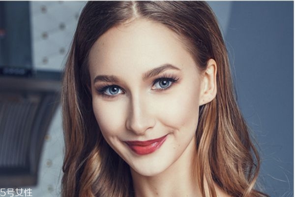 隆鼻假体取出疼吗,假体隆鼻以后需要取出来吗