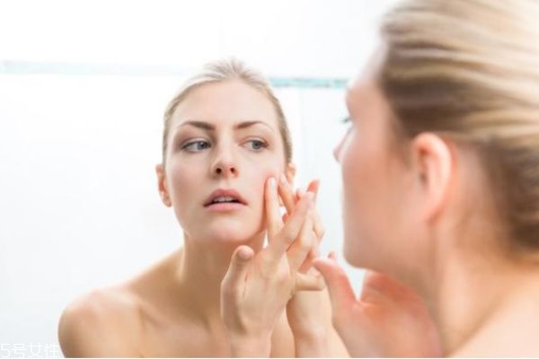 小气泡适合多大年龄做,小气泡好还是大气泡好