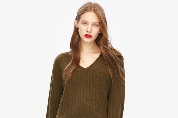 种睫毛是种在根部上吗,种睫毛是种在根部还是睫毛上