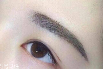 纹眉一年后变红是什么原因,纹眉一年后颜色变红了怎么办