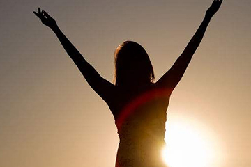 种植牙的寿命是多少年,一颗种植牙的正常寿命是多长