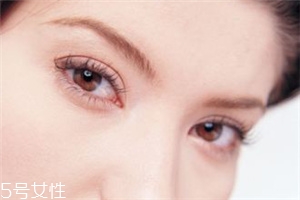 割双眼皮恢复期会出现一些什么症状,割双眼皮会有哪些后遗症