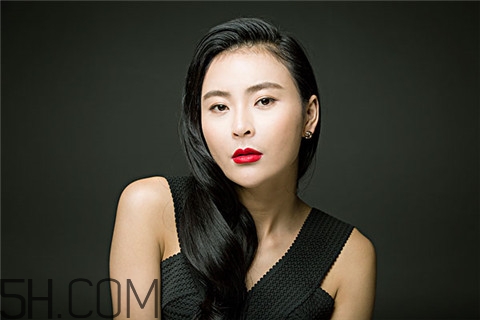 有烤瓷牙能做核磁共振吗,装烤瓷牙能做磁共振吗