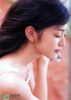 假体下巴是硅胶的好还是膨体的好,膨体和硅胶下巴的区别哪个更好更安全