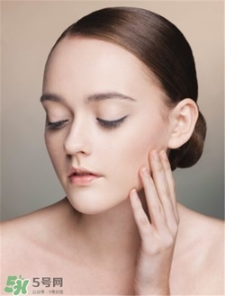 垫完下巴可以侧睡吗,做完假体下巴可以侧着睡觉吗